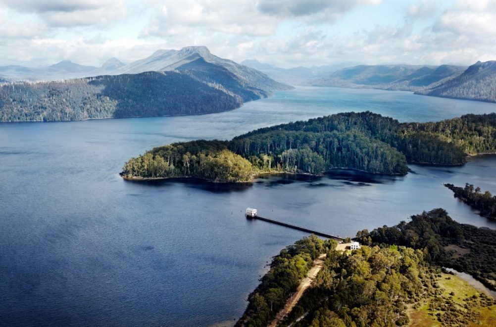 tasmania-wilderness-nature-luxury-Pumphouse-Point-Ute-Junker