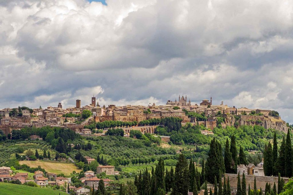 orvieto-italy-hill-town-rome-history-valter-cirillo-pixabay-ute-junker