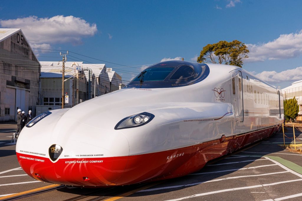 shinkansen-japan-bullet-train-kyushu-ute-junker