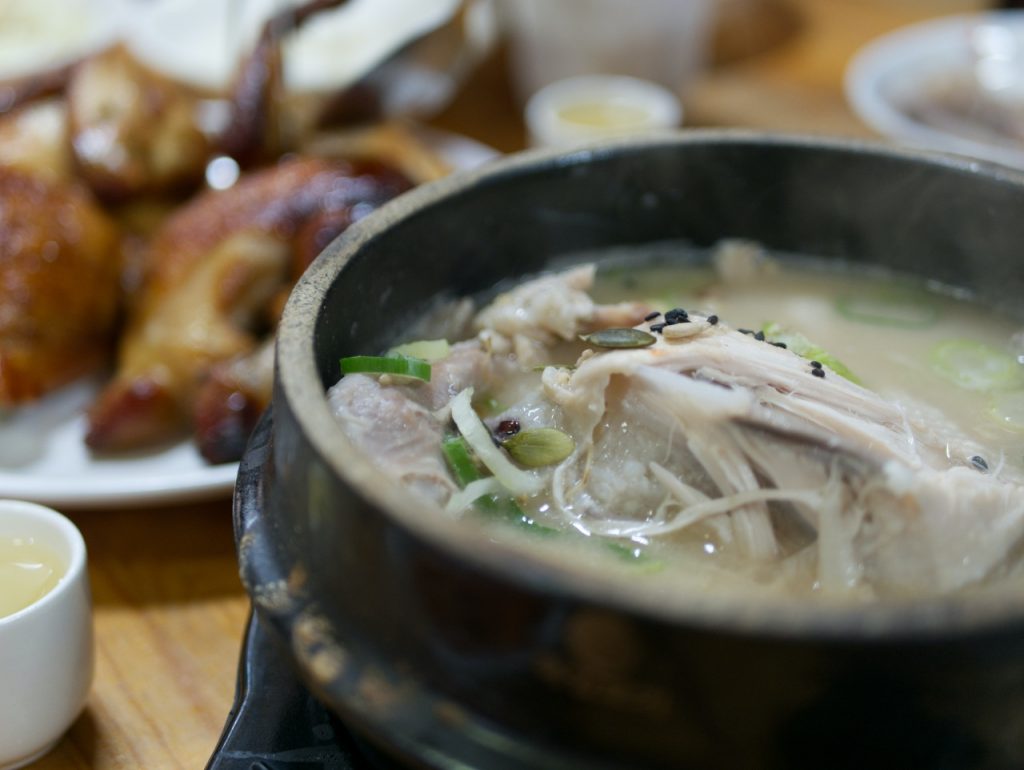 korean-chicken-soup-cyprien-delaporte-via-unsplash-ute-junker