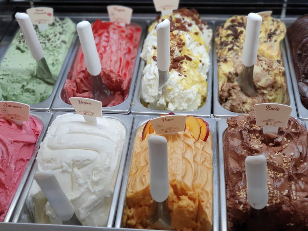 gelato-lama-roscu-unsplash-ute-junker