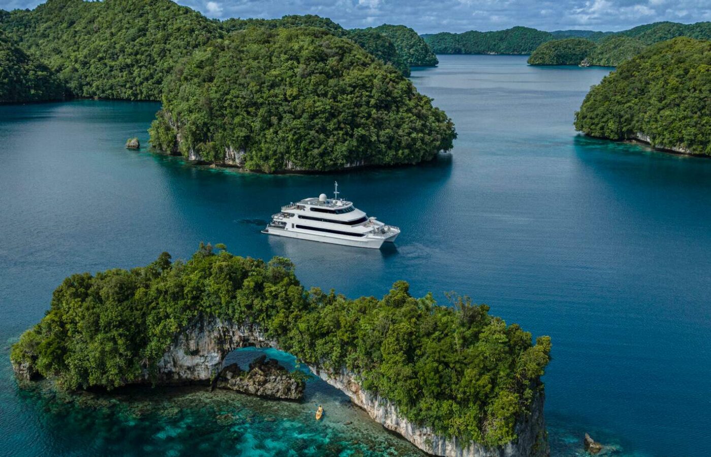 four-seasons-explorer-palau